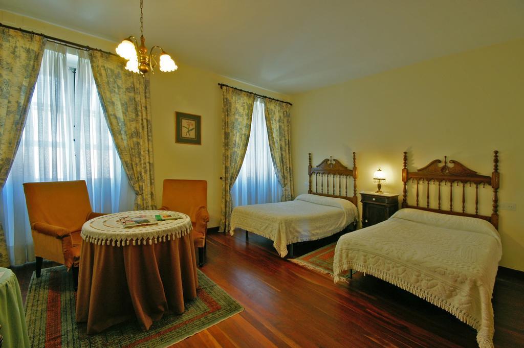 Casa Grande De Trives Bed & Breakfast Puebla de Trives Bilik gambar