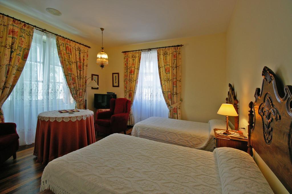 Casa Grande De Trives Bed & Breakfast Puebla de Trives Bilik gambar